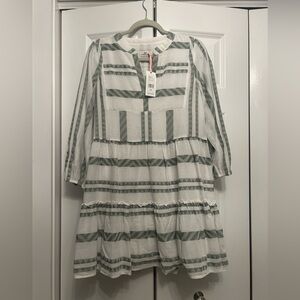 Vineyard Vines dress. White with green stripe detail. Size XS. New with tags!